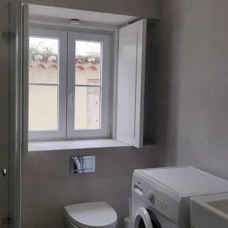 Castle Sao Jorge Modern